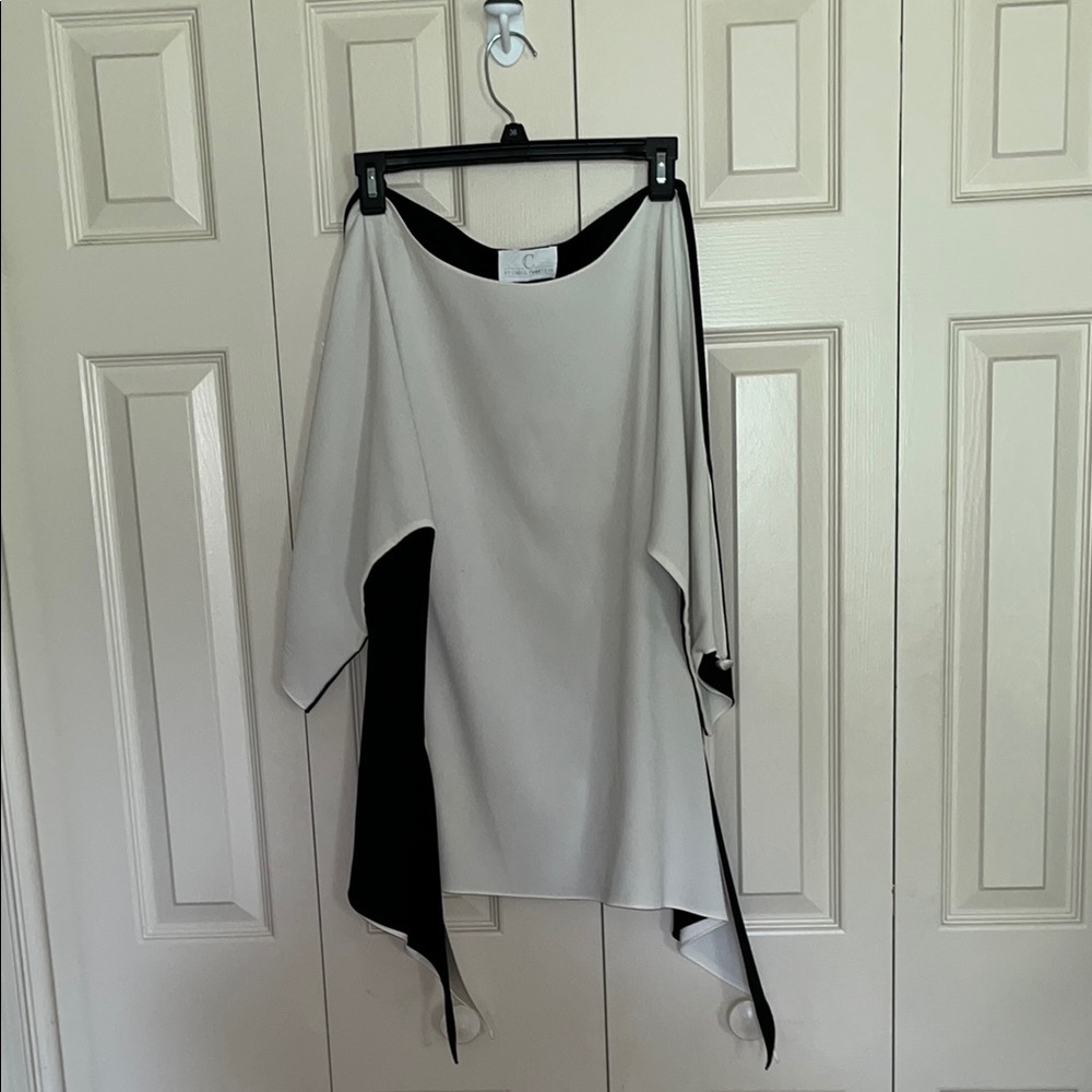 Asymmetrical Black and White Tunic with Modern Design by CAROL PERETZ SIZE XL